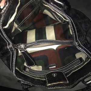 Guess Bags - Guess purse Guess Bags - Guess purse